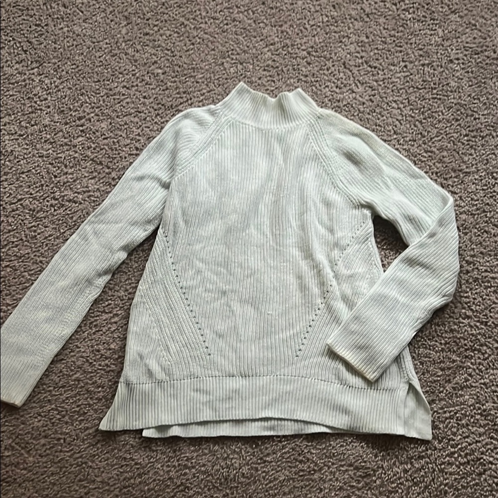 GAP Cream Women's Turtleneck Sweater